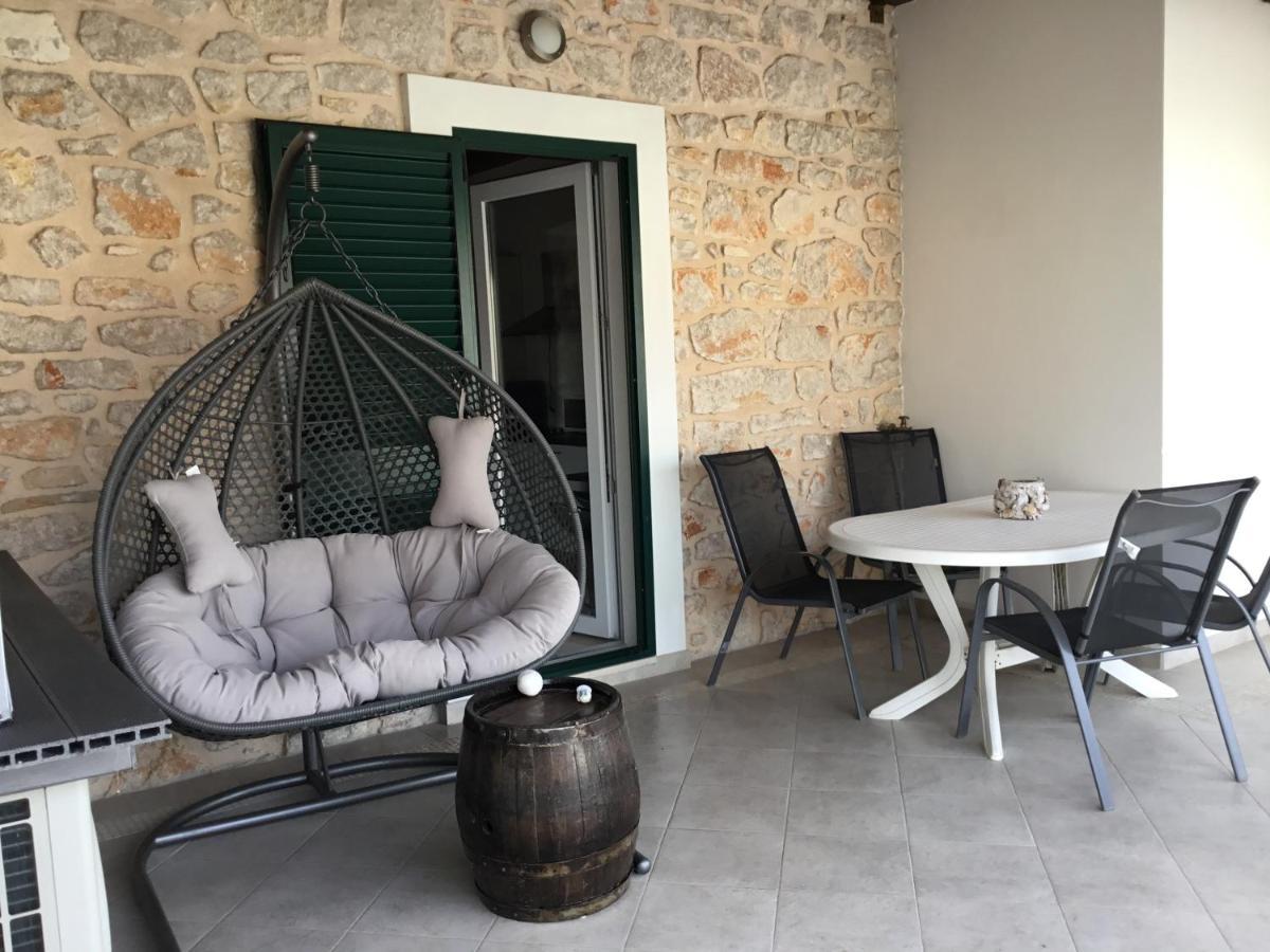 Stein Haus Villa Pirovac Buitenkant foto