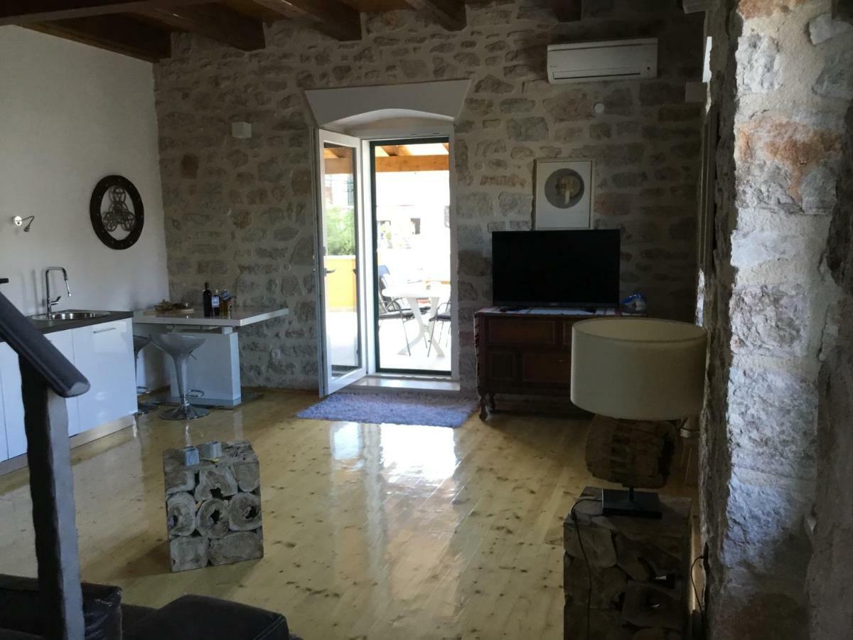 Stein Haus Villa Pirovac Buitenkant foto