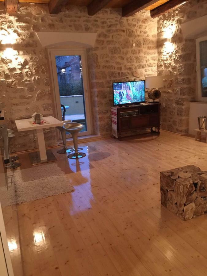Stein Haus Villa Pirovac Buitenkant foto