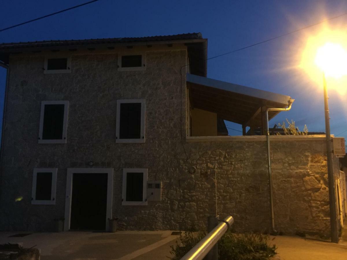 Stein Haus Villa Pirovac Buitenkant foto